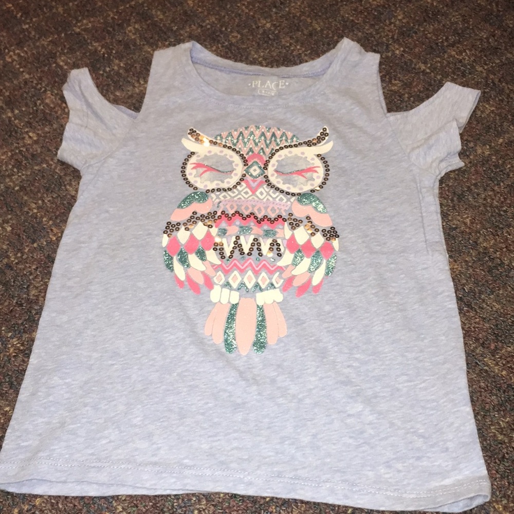 Cold shoulder owl top